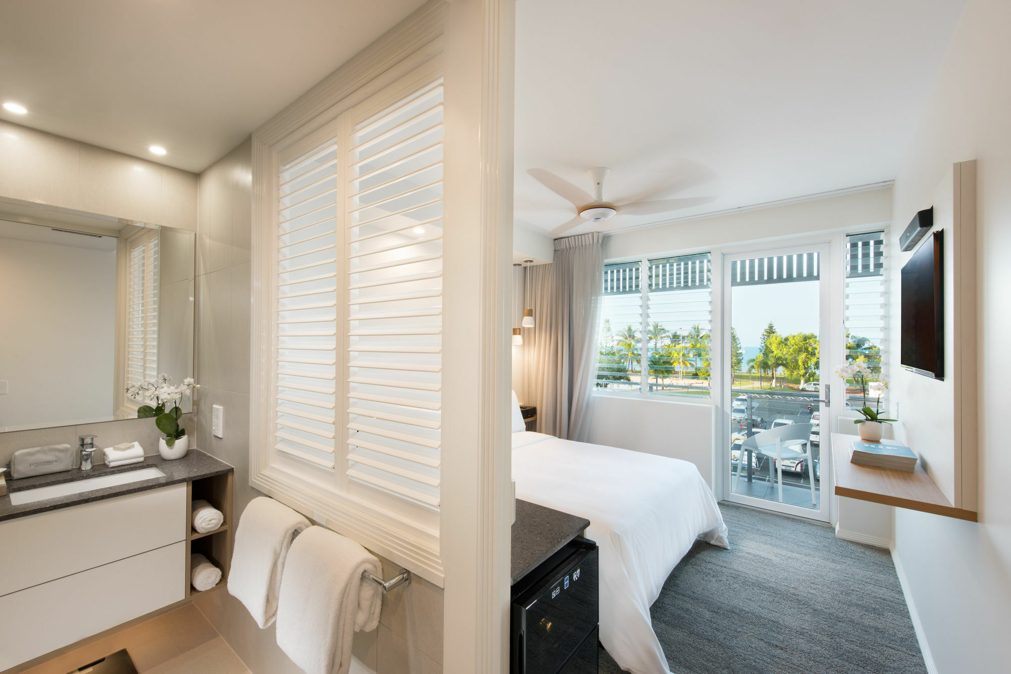 Heart Hotel And Gallery Whitsundays Airlie Beach Buitenkant foto