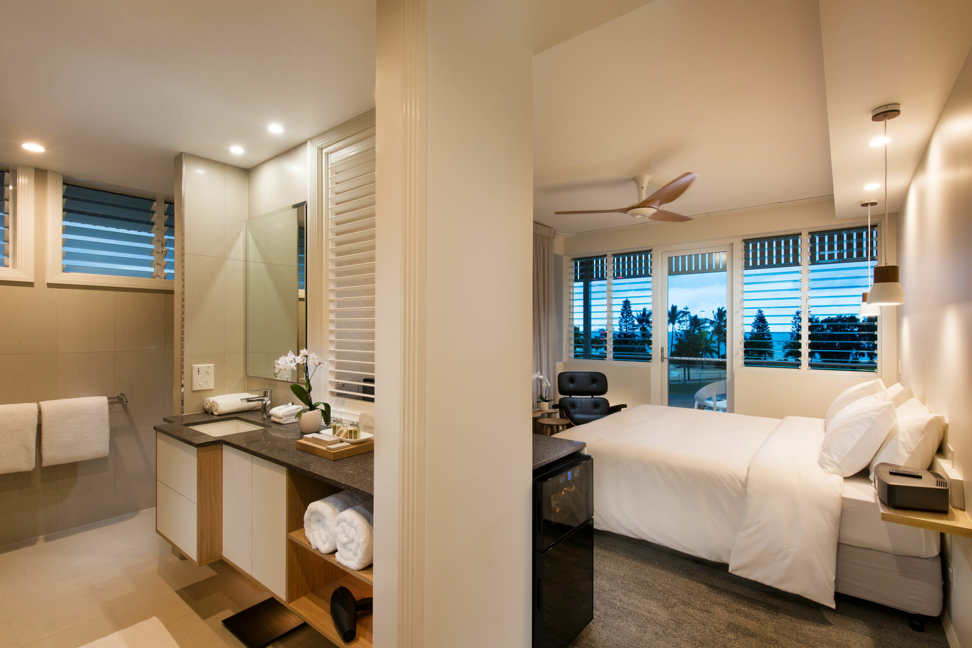 Heart Hotel And Gallery Whitsundays Airlie Beach Buitenkant foto